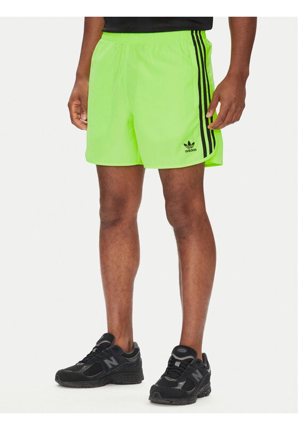 Adidas - adidas Szorty sportowe adicolor Classics Sprinter JY1269 Zielony Regular Fit. Kolor: zielony. Materiał: syntetyk. Styl: sportowy