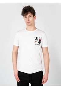 Iceberg T-Shirt | F0106301 | Mężczyzna | Biały. Okazja: na co dzień. Kolor: biały. Materiał: bawełna, elastan. Wzór: nadruk. Styl: klasyczny, casual, elegancki #4