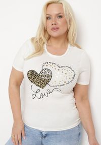 Born2be - Biały Bawełniany T-shirt Koszulka z Krótkim Rękawem Zdobiona Nadrukiem i Cyrkoniami Corila. Okazja: na spacer, na co dzień. Kolekcja: plus size. Kolor: biały. Materiał: bawełna. Długość rękawa: krótki rękaw. Długość: krótkie. Wzór: nadruk, aplikacja. Styl: casual, klasyczny, glamour #5