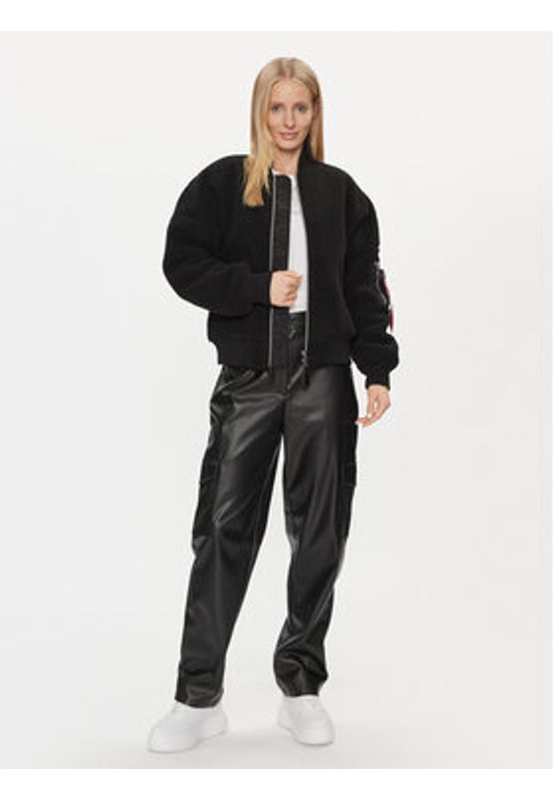 Alpha Industries Kurtka bomber MA-1 VF Teddy 108003 Czarny Regular Fit. Kolor: czarny. Materiał: syntetyk