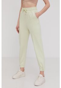 Answear Lab Spodnie damskie kolor zielony gładkie. Kolor: zielony. Materiał: dzianina. Wzór: gładki