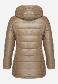 Born2be - Beżowa Pikowana Kurtka z Kapturem Terilire. Okazja: na co dzień. Typ kołnierza: kaptur. Kolor: beżowy. Materiał: jeans. Długość: długie. Styl: wizytowy, klasyczny, elegancki, casual #3