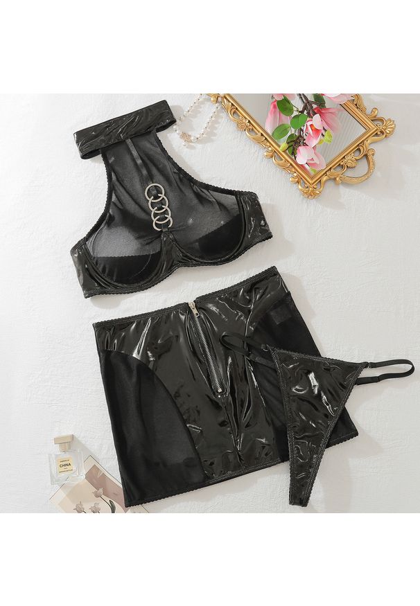 Intica - Koronkowy komplet bielizny z wycięciami Illa. Kolor: czarny. Materiał: koronka