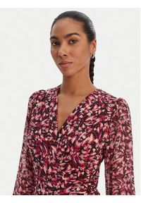 Morgan Sukienka codzienna 261-RIBLOO Różowy Slim Fit. Okazja: na co dzień. Kolor: różowy. Materiał: syntetyk. Typ sukienki: proste. Styl: casual #5