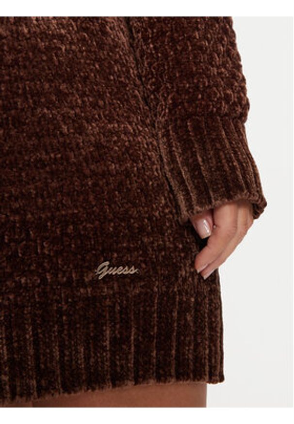 Guess Sukienka dzianinowa Talia W4BR72 Z3HH2 Brązowy Regular Fit. Kolor: brązowy. Materiał: syntetyk