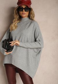 Renee - Szary Sweter Nietoperz z Dłuższym Tyłem i Półgolfem Vitirae. Okazja: na co dzień. Kolor: szary. Materiał: jeans. Długość: długie. Styl: elegancki, casual #4