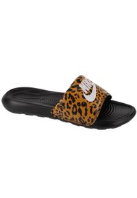 Klapki Nike Model Nike Victori One Slide Kolor Nadruk Zwierzęcy. Kolor: wielokolorowy, czarny. Materiał: materiał, syntetyk. Wzór: nadruk, motyw zwierzęcy