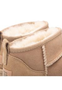 Ugg Śniegowce W Classic Ultra Mini 1116109 Beżowy. Kolor: beżowy. Materiał: zamsz, skóra