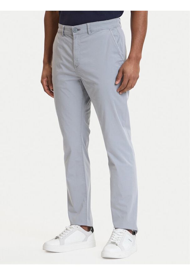 Napapijri Chinosy M-Puyo NP0A4H98 Szary Slim Fit. Kolor: szary. Materiał: bawełna