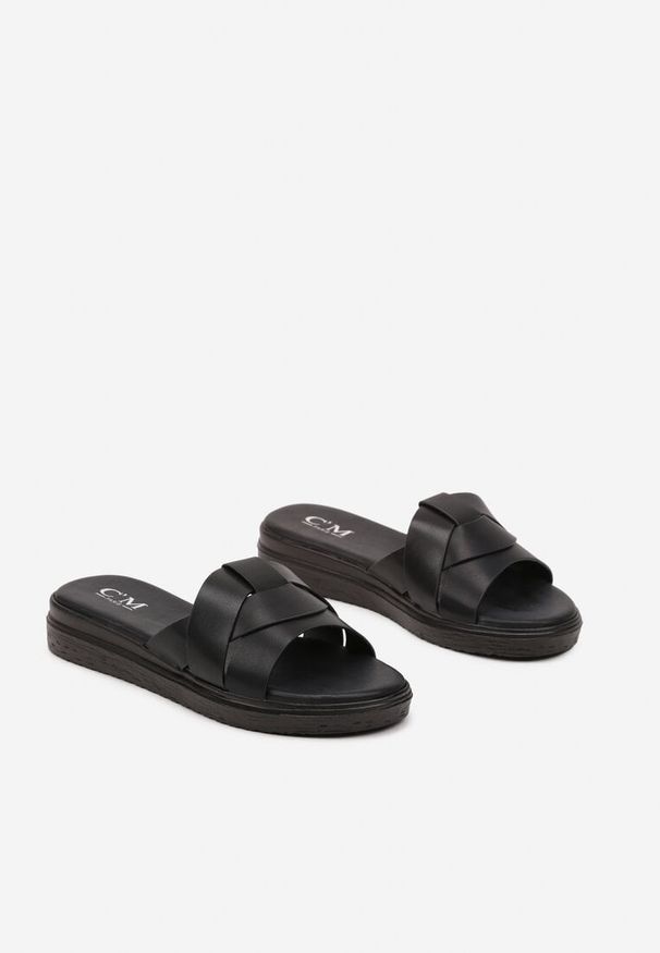 Born2be - Czarne Płaskie Klapki Ozdobione Paskami Nonelis. Okazja: na co dzień. Nosek buta: otwarty. Kolor: czarny. Materiał: jeans. Wzór: aplikacja. Sezon: lato. Styl: elegancki, casual