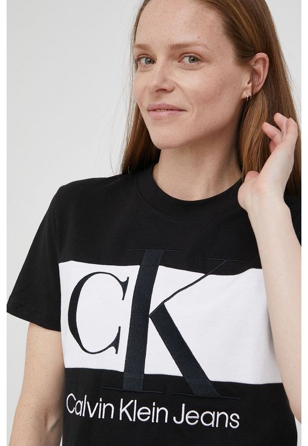 Calvin Klein Jeans t-shirt bawełniany kolor czarny. Okazja: na co dzień. Kolor: czarny. Materiał: bawełna. Długość rękawa: krótki rękaw. Długość: krótkie. Styl: casual