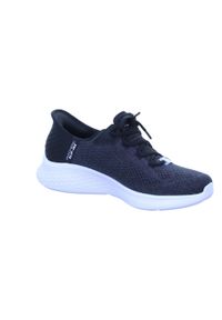 skechers - Buty do chodzenia damskie Skechers Pro-natur. Kolor: czarny. Materiał: materiał, syntetyk. Szerokość cholewki: normalna. Sport: turystyka piesza