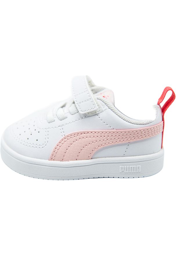 Buty sportowe dziecięce Puma Rickie AC. Kolor: biały, wielokolorowy, różowy. Materiał: skóra, syntetyk. Szerokość cholewki: normalna