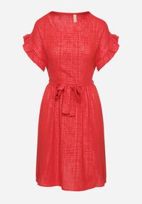 Born2be - Czerwona Sukienka Ozdobiona Falbankami i Paskiem Izulira. Typ kołnierza: kołnierz z falbankami. Kolor: czerwony. Wzór: aplikacja. Styl: elegancki #5