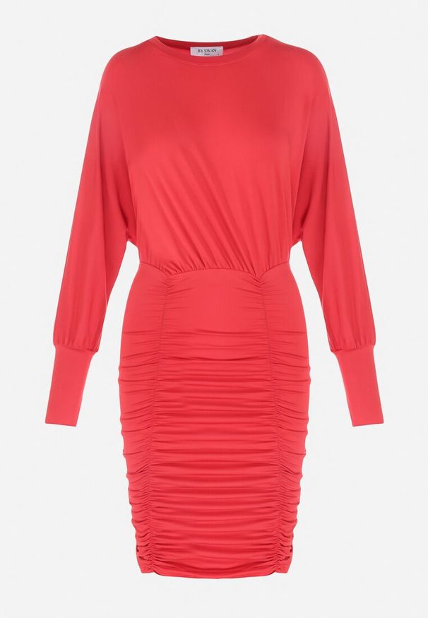 Born2be - Czerwona Sukienka Sihn. Okazja: na co dzień. Kolor: czerwony. Materiał: wiskoza. Typ sukienki: dopasowane, proste. Styl: casual, klasyczny