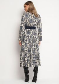 Born2be - Granatowo-Beżowa Wiskozowa Kopertowa Sukienka w Stylu Boho z Materiałowym Paskiem z Klamrą Rinovia. Okazja: na co dzień. Kolor: niebieski. Materiał: materiał, wiskoza. Wzór: aplikacja. Typ sukienki: kopertowe. Styl: boho #3