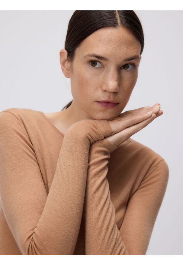 Reserved - Wełniana bluzka - brązowy. Kolor: brązowy. Materiał: wełna