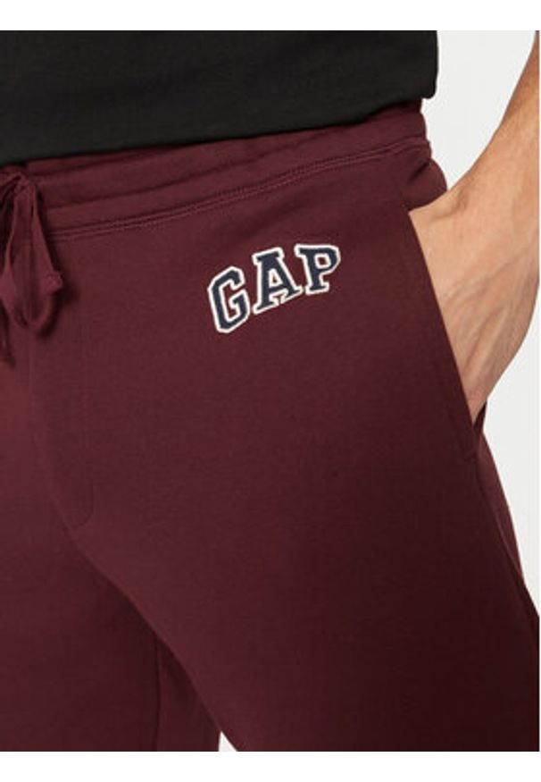 GAP - Gap Spodnie dresowe 542221-01 Czerwony Regular Fit. Kolor: czerwony. Materiał: bawełna
