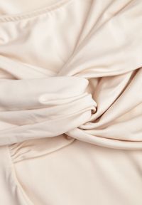 Renee - Beżowe Body z Ozdobnymi Rękawami i Hiszpańskim Dekoltem Joanlo. Kolor: beżowy. Materiał: jeans. Długość: krótkie #5