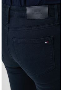 TOMMY HILFIGER - Tommy Hilfiger spodnie damskie kolor granatowy dopasowane medium waist. Kolor: niebieski. Materiał: materiał #3