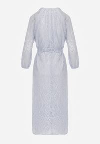 Renee - Niebieska Koronkowa Sukienka Boho Rozkloszowana z Paskiem w Talii Irinsea. Okazja: na co dzień. Kolor: niebieski. Materiał: koronka. Wzór: koronka. Typ sukienki: rozkloszowane, proste. Styl: boho #5