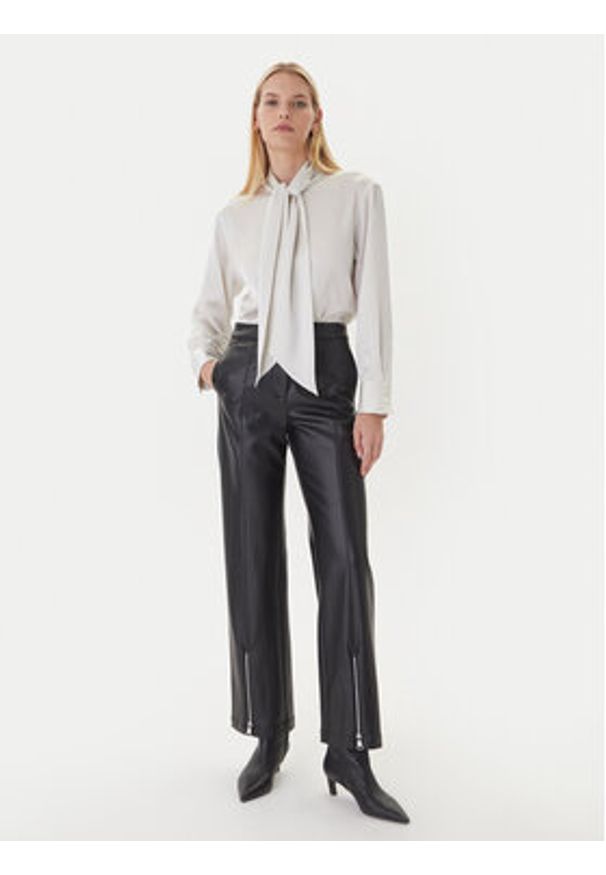 Calvin Klein Bluzka LV044D125G Beżowy Regular Fit. Kolor: beżowy. Materiał: syntetyk