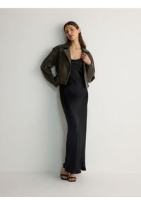 Reserved - Sukienka maxi z wiskozy - czarny. Kolor: czarny. Materiał: wiskoza. Typ sukienki: dopasowane. Długość: maxi #1