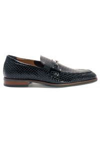 Modini - Czarne lakierowane wsuwane buty męskie ze sprzączką - plecione loafersy T239. Zapięcie: bez zapięcia. Kolor: czarny. Materiał: lakier. Styl: klasyczny, wizytowy #1