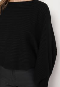 Born2be - Czarny Sweter z Wiskozą Typu Nietoperz Sallindria. Okazja: na co dzień. Kolor: czarny. Materiał: wiskoza. Długość: długie. Styl: elegancki, casual #3
