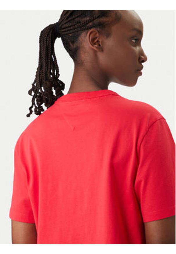 Tommy Jeans T-Shirt DW0DW22202 Czerwony Boxy Fit. Kolor: czerwony. Materiał: bawełna