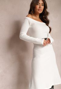 Renee - Biała Sukienka Midi z Prążkowanej Dzianiny Kires. Kolor: biały. Materiał: dzianina, prążkowany. Długość: midi
