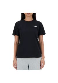Koszulka New Balance WT41509BK - czarna. Kolor: czarny. Materiał: materiał, bawełna. Długość rękawa: krótki rękaw. Długość: krótkie. Wzór: napisy