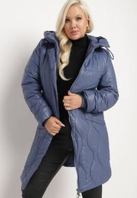 Born2be - Granatowa Kurtka z Kapturem Ozdobiona Przeszyciami ze Ściągaczami Ittasia. Okazja: na co dzień. Typ kołnierza: kaptur. Kolor: niebieski. Materiał: wełna, jeans. Wzór: aplikacja. Styl: casual, elegancki #5