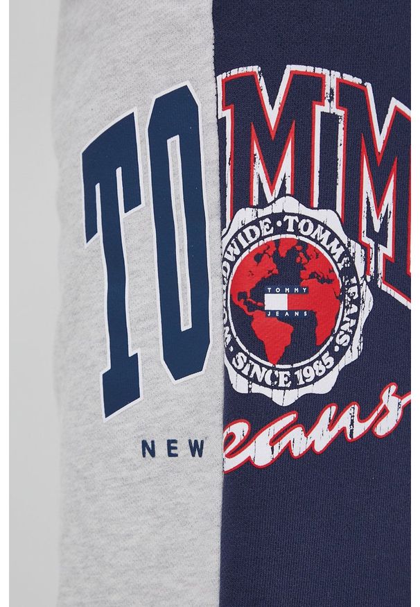 Tommy Jeans spodnie bawełniane damskie kolor granatowy melanżowe. Stan: podwyższony. Kolor: niebieski. Materiał: bawełna. Wzór: melanż