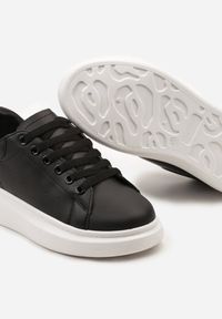 Born2be - Czarne Sneakersy z Ozdobnym Zapiętkiem i Platformą Britma. Nosek buta: okrągły. Zapięcie: sznurówki. Kolor: czarny. Materiał: materiał. Obcas: na platformie. Wysokość obcasa: niski #6