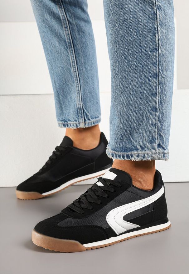 Renee - Czarne Basicowe Sneakersy Ellimira. Okazja: na co dzień. Kolor: czarny. Materiał: jeans
