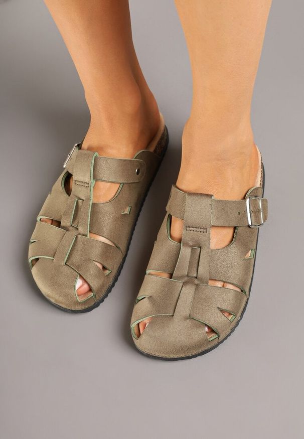 Born2be - Zielone Klapki Chodaki z Przeplatanymi Paskami i Wycięciami Paroti. Okazja: na co dzień. Kolor: zielony. Wzór: paski. Obcas: na obcasie. Styl: elegancki, casual. Wysokość obcasa: niski