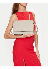 Calvin Klein Torebka Ck Linear Shoulder Bag K60K612158 Beżowy. Kolor: beżowy. Materiał: skórzane #4