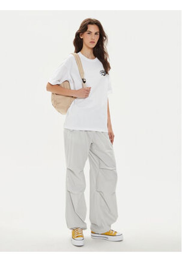 Converse T-Shirt W Festival Music Girl Tee 10026373-A03 Biały Regular Fit. Kolor: biały. Materiał: bawełna