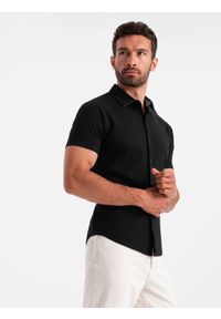 Ombre Clothing - Dzianinowa koszula męska slim fit z krótkim rękawem i kołnierzykiem – czarna V4. Typ kołnierza: polo. Kolor: czarny. Materiał: dzianina. Długość rękawa: krótki rękaw. Długość: krótkie. Styl: sportowy, elegancki #5