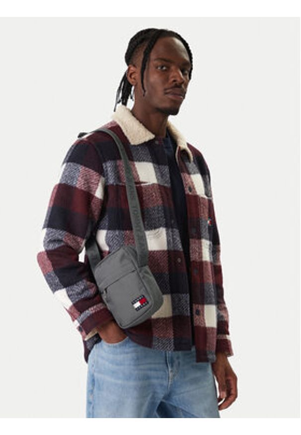 Tommy Jeans Saszetka Tjm Ess Daily Reporter AM0AM13710 Szary. Kolor: szary. Materiał: materiał