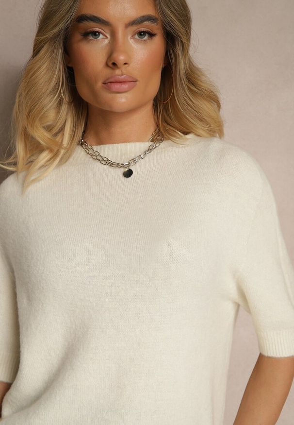 Renee - Jasnobeżowy Sweter o Fasonie T-shirtu z Wełną Dannirae. Okazja: na co dzień. Kolor: beżowy. Materiał: wełna. Długość rękawa: krótki rękaw. Długość: krótkie. Styl: elegancki, casual