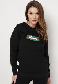 Born2be - Czarna Bluza Savas. Kolor: czarny. Długość rękawa: długi rękaw. Długość: długie. Wzór: nadruk, napisy