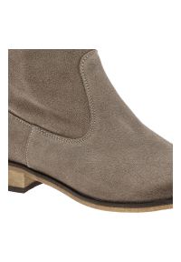 Brązowe Botki Dwunasty Shoes Damskie Stylowe Buty. Okazja: na co dzień. Kolor: beżowy. Materiał: zamsz, skóra. Szerokość cholewki: normalna. Sezon: zima, jesień. Obcas: na obcasie. Styl: elegancki. Wysokość obcasa: niski