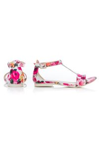 Zapato - sandałki z zakrytą piętą - skóra naturalna - model 373 - kolor różowe kwiaty. Kolor: różowy. Materiał: skóra. Wzór: kwiaty