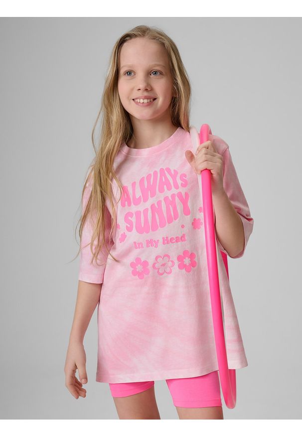 4f - 4F T-shirt loose z nadrukiem dziewczęcy - różowy 134/140 (8-10 lat). Okazja: na co dzień. Kolor: różowy. Materiał: skóra, dresówka, dzianina, materiał, bawełna. Wzór: nadruk. Sezon: lato. Styl: casual, klasyczny