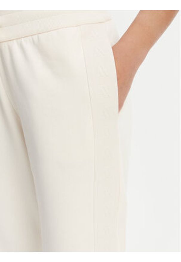 Armani Exchange Spodnie dresowe XW000503 AF12804 U1003 Écru Regular Fit. Materiał: bawełna