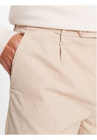 Guess Spodnie materiałowe Noah M3BB27 WFPMA Beżowy Slim Fit. Kolor: beżowy. Materiał: bawełna