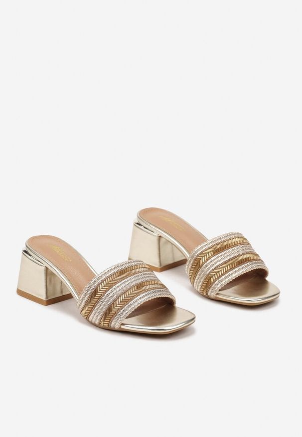 Born2be - Złote Klapki na Obcasie z Plecioną Cholewką Tanelira. Nosek buta: otwarty. Kolor: złoty. Materiał: jeans. Obcas: na obcasie. Styl: elegancki. Wysokość obcasa: średni