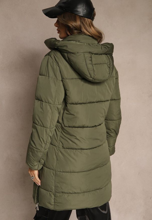 Renee - Ciemnozielona Pikowana Kurtka z Kapturem i Bocznymi Suwakami Lundrie. Okazja: na co dzień. Typ kołnierza: kaptur. Kolor: zielony. Materiał: poliester, jeans, dzianina. Sezon: zima. Styl: casual